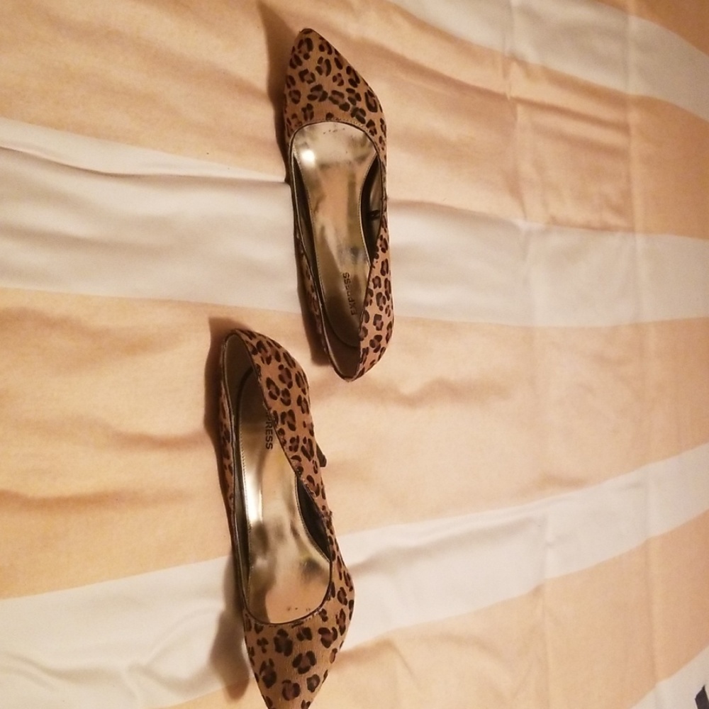 Heels - Picture 2 of 4